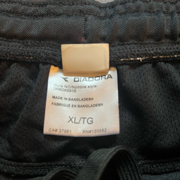 2x Pair of Men’s Diadora Soccer Shorts - Size XL - Picture 3 of 6